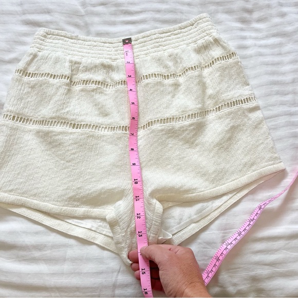 Free People Mi Corazon High Rise Crochet Ladder Lace Shorts Ivory Cream XSmall - Picture 14 of 15